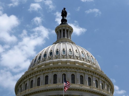Сенат США одобрил законопроект о санкциях за вмешательство в выборы