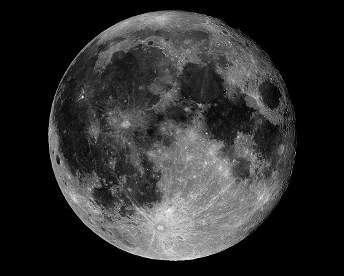Уфолог обнаружил загадочные объекты на обратной стороне Луны