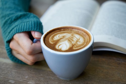 Медики назвали опасные последствия привычки пить кофе