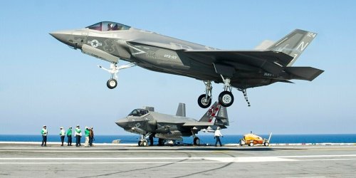 Истребитель США F-35C разрушится на гиперзвуке и станет заметным - Эксперты