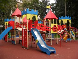 Интерес московского бизнеса к обустройству игровых площадок в городских дворах растет