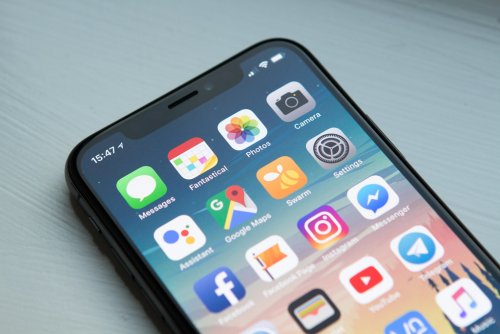 iPhone без OLED-дисплея: «Терки» Японии и Южной Кореи могут принести Apple убытки