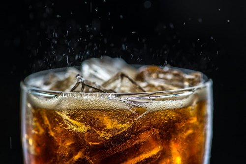 Врачи: сладкие газированные напитки негативно влияют на костный скелет человека