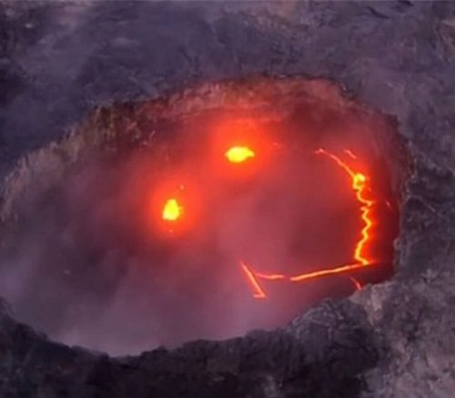 Учёные разгадывают тайну зелёного озера: Оно появилось в кратере вулкана Килауэа