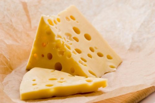 «Сыр может представлять опасность»: Медики не рекомендуют его отдельным категориям людей