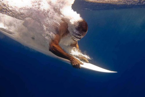 Болезнь сёрфингистов указала на «возможное» пристрастие неандертальцев к воде