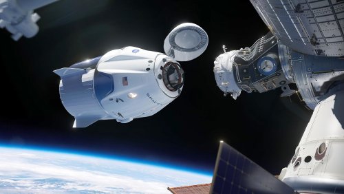 Илон Маск пообещал доставить первых пассажиров в космос до конца этого года