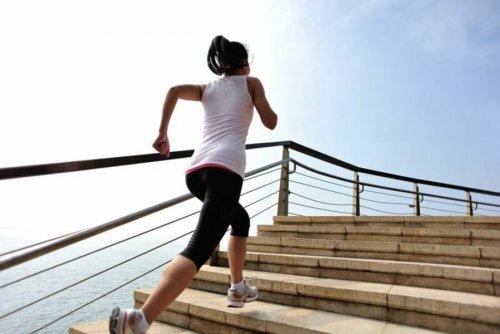 Медики заверили, что ходьба по лестнице понижает уровень «плохого холестерина»