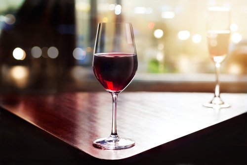 Алкоголь при умеренном употреблении приносит пользу – Медики США