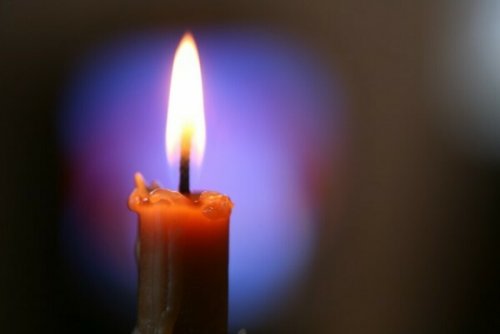 Пожарный из Курска изобрёл безопасную свечу