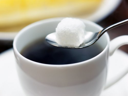Медики сообщили о безопасном для здоровья количестве сахара