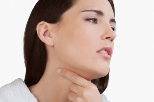 Появление проблем со щитовидкой у женщин имеет 4 признака – Эндокринолог