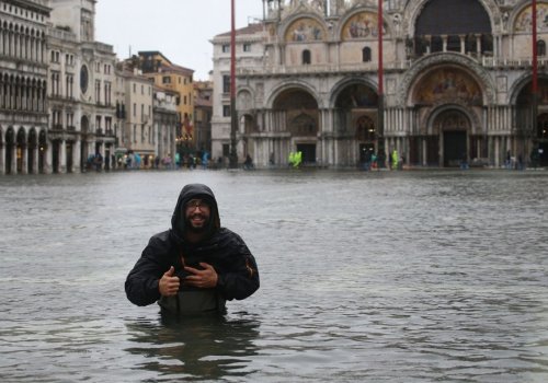Эксперт озвучил причины рекордного наводнения в Венеции
