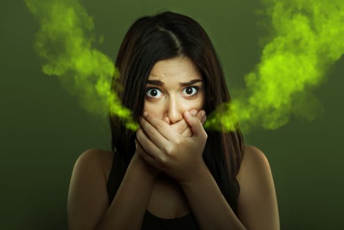 4 способа помогут избавиться от неприятного запаха изо рта