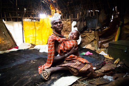 В Кении женщины убивают нежелательных младенцев при помощи кока-колы
