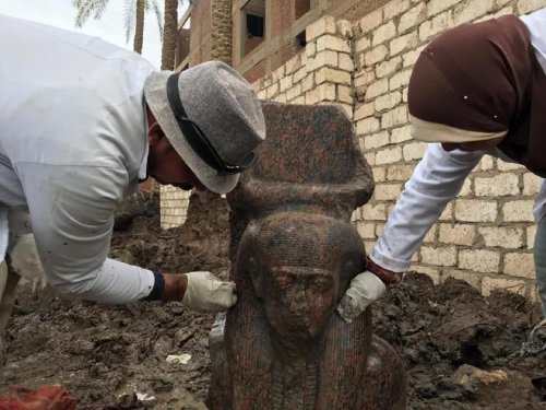 В ходе раскопок обнаружена уникальная розовая статуя Рамзеса II