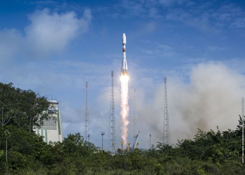Ракета-носитель «Союз» с европейскими спутниками стартовала из Французской Гвианы