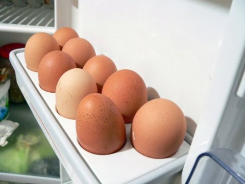 «Следует ли мыть куриные яйца перед едой?»: Врачи дали ответ