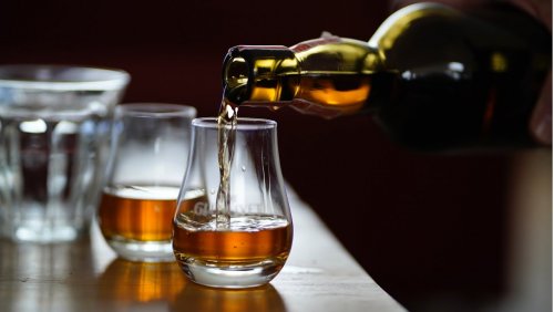 Употребление легких спиртных напитков может привести к раку