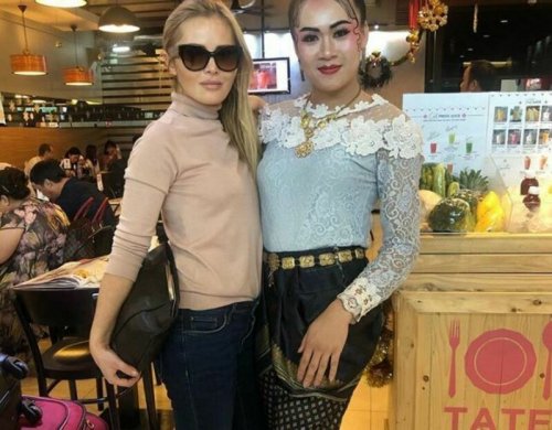 Прибывшая в Таиланд Дана Борисова в первую очередь сфоткалась с трансвеститом