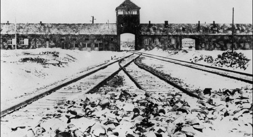 Польша удивляет мир  постановкой спектакля в  концлагере Освенцим