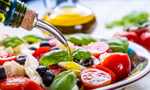 Сочетание оливкового масла и овощей может объяснить пользу средиземноморской диеты