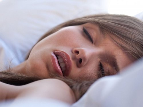 Привычная поза во сне имеет связь с болезнями – Медики