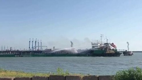 Задымление зафиксировано на борту иранского грузового судна в  Дагестане