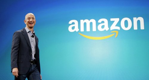 Генеральный директор Amazon Джефф Безос  больше не возглавляет список миллиардеров Forbes