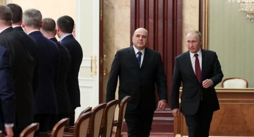 Кто входит, кто выходит, кто  стал  членом нового правительства России