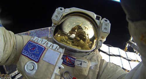 Российские космонавты на борту МКС начинают  эксперимент  «Терминатор»