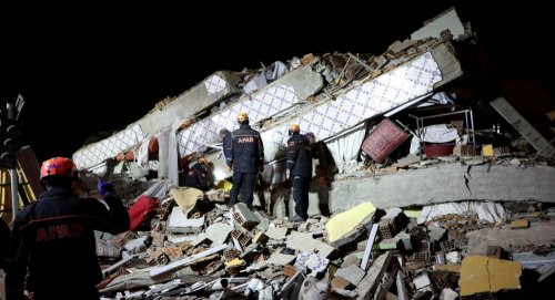  В Турции продолжаются работы по ликвидации последствий землетрясения