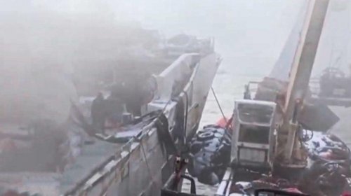 Рыболовецкий траулер  после возгорания утонул в Охотском море