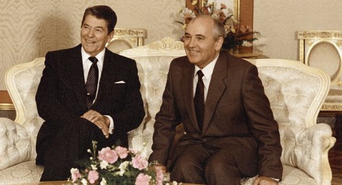 В бундестаге рассказали, как НАТО обманула СССР при Горбачеве