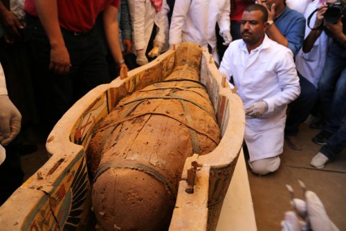 В Египте археологи нашли древнейшие саркофаги, посвящённые Богу Неба Гору