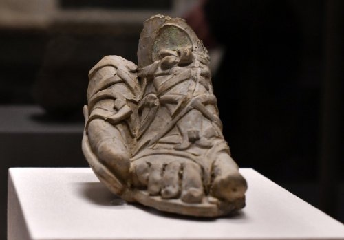 Обувь, которую носили  боги, выставлена в Итальянском дворце Питти