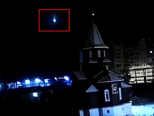 Опубликовано видео падения метеорита в Карелии