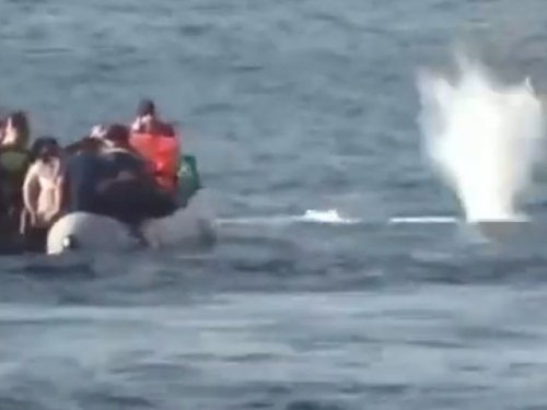 Береговая охрана Греция расстреляла лодку с беженцами