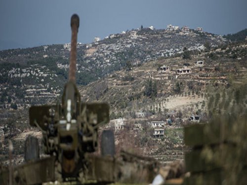 Сирийская зенитная ракета уничтожает цель над Хомсом