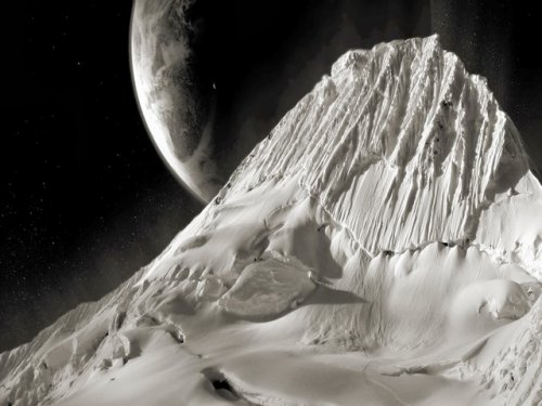 NASA  при составлении лунного атласа сравнила  горы на Луне с пиками Земли