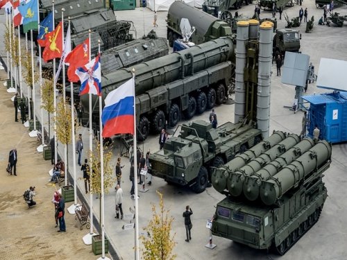 Очередь на С-400 и Су-35: выявлены крупнейшие импортеры российского вооружения