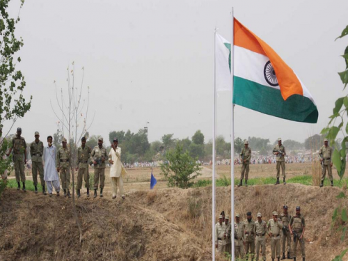 Между войсками Индии и Пакистана идет интенсивный трансграничный огонь