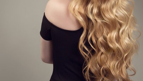 Названы четыре продукта, помогающие отрастить длинные волосы
