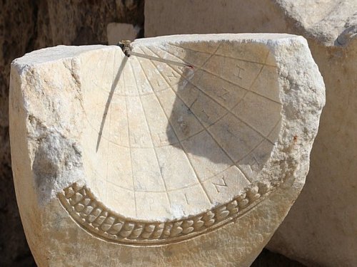 2000-летние солнечные часы обнаружены в древнем городе Лаодикия, Турция