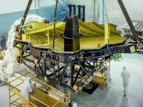 NASA  раскрывает в ходе тестирования огромные зеркала телескопа «Джеймса Вебба»