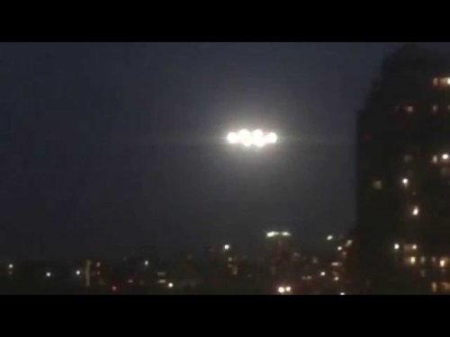 НЛО или фонари: объекты, которые движутся в ночном небе над городами США