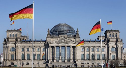 «Вот вам, парни, барабан!»: Бундестаг отказывается от газа из США