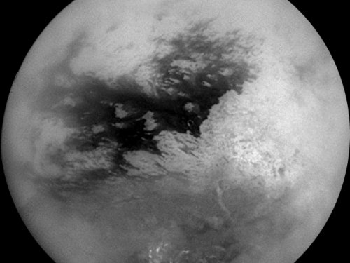 Пыльные дьяволы могут бродить по углеводородным дюнам на луне Сатурна Титане
