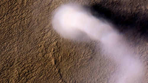 «Пылевые дьяволы» Титана остаются загадкой»: Спутник начинает всё более походить на Марс