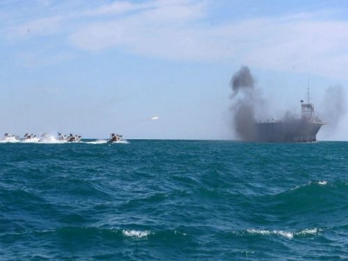Глава IRGC заявил об ответе на угрозы  ВМС США